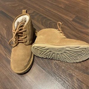 Ugg neumel size 7 Womens